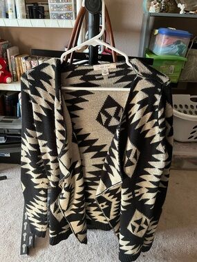 Adam Levine Collection Black & Cream Aztec Open-Front Knit Cardigan